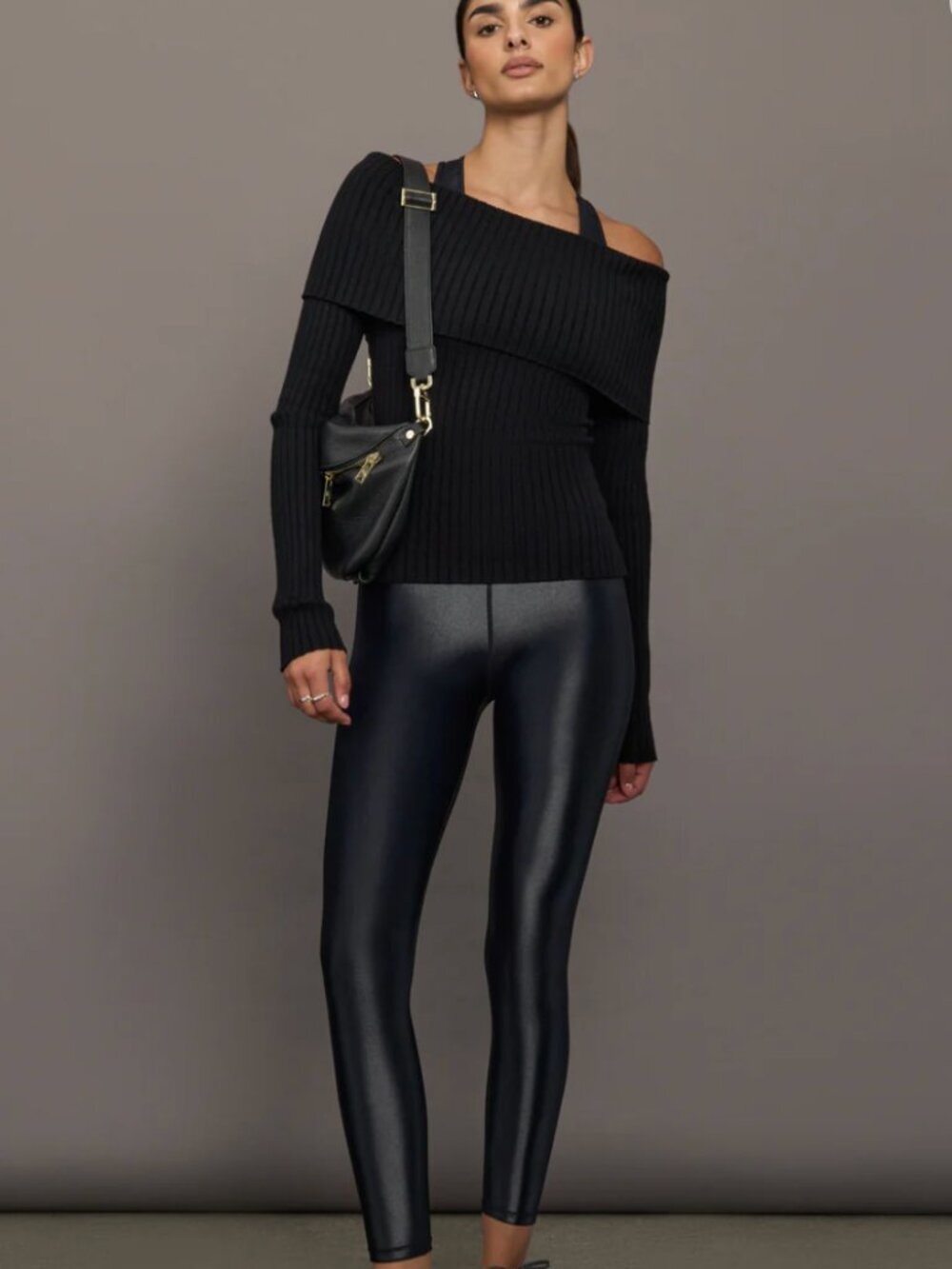 Carbon38 High Rise Leggings in Takara Shine Black Size Medium $118